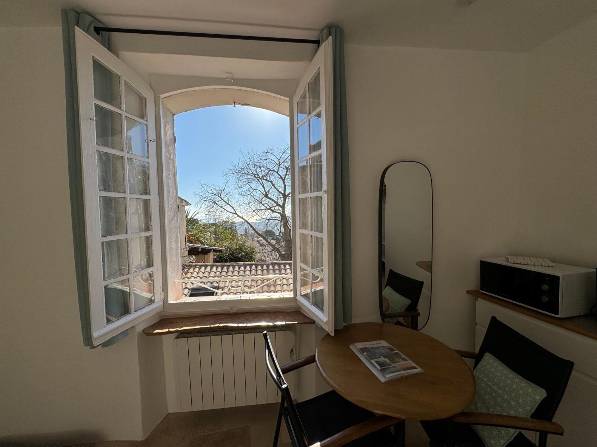 Liege, Vue Au Village De Les Mimosas Apartment *